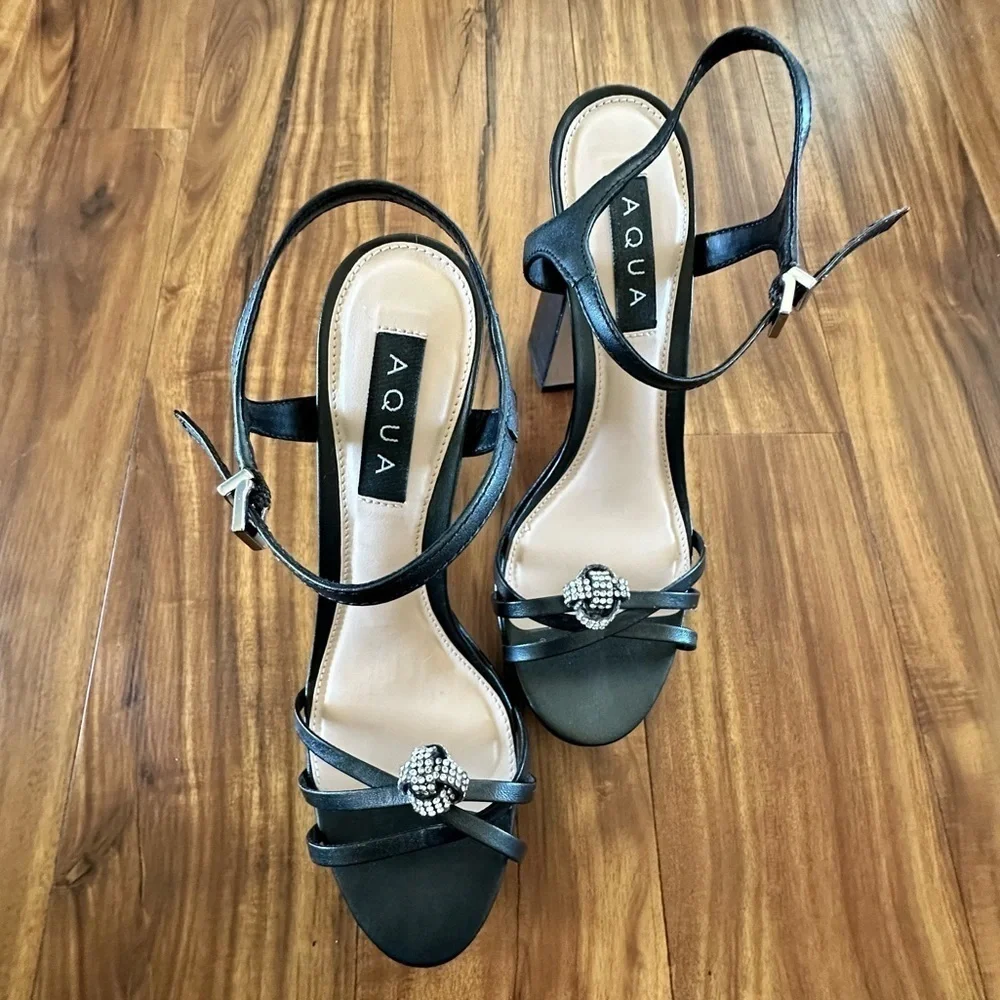 {Aqua} Platform Sandal Size: 7.5